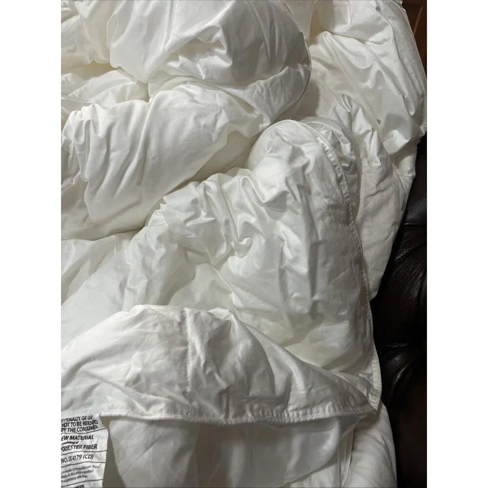Quince Full Queen Comforter White 100% Cotton Cover Polyester Fill Made Canada